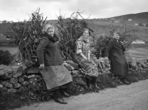 Backs Prints: Three women with firewood bundles