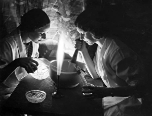 Mixing Gallery: Women in Glass Factory