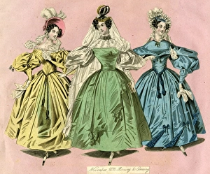 Images Dated 15th July 2016: Three women in the latest fashions