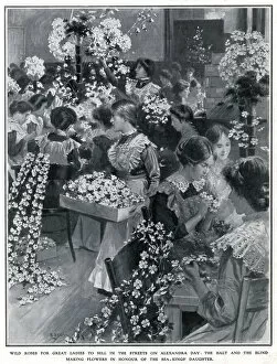 Images Dated 27th September 2019: Women making flowers 1912