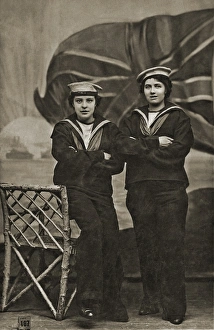 Images Dated 20th February 2017: Two women in naval costume in a studio photo