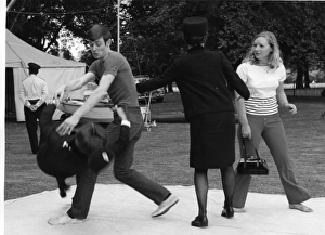 Throw Gallery: Women police officers in self-defence exercise