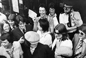 Policy Collection: Women protest at El Vino serving policy