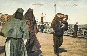 Olives Prints: Two women with full veils on the Galata Bridge