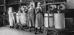 Explosives Collection: Women workers manufacturing synthetic phenol, WW1
