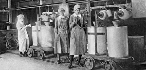 Explosives Gallery: Women workers manufacturing synthetic phenol, WW1