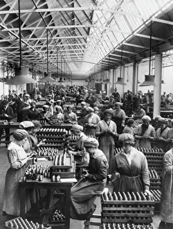 Ammunition Gallery: Women workers, World War I