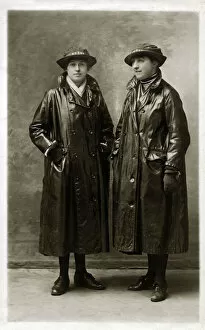 Images Dated 15th December 2020: Two Women of the WRNS