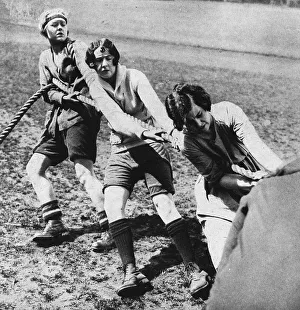 Powerful Gallery: Womens tug of war team training in Battersea Park