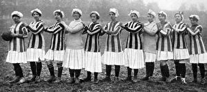 Images Dated 13th April 2012: A womens war workers football match in London, 1917