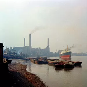 Barges Gallery: Woolwich Power Station, SE London