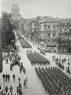 Cityscape Collection: World War II Allied trrops march rue de Regence in Brussels