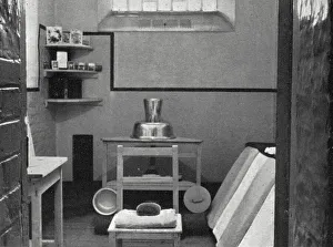 Images Dated 25th June 2019: Wormwood Scrubs - Prison Cell