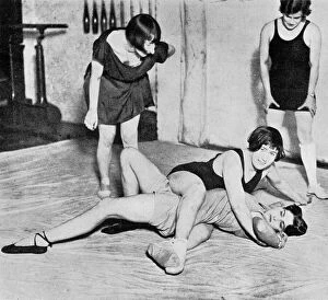 Butler Collection: Wrestling club for women in Vauxhall