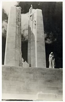 Images Dated 25th April 2019: WW1 - Canadian National War Memorial, Vimy Ridge