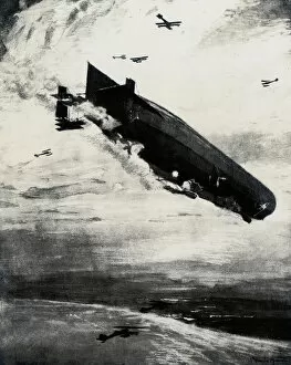 Airmen Gallery: WW1 - Commodore Bigsworth drops bombs on zeppelin, 1915