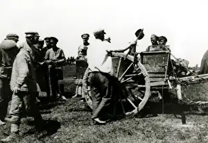Distribution Prints: WW1 - Eastern Front - Soup distributed to soldiers