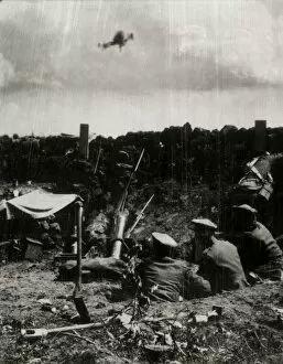 Projectiles Gallery: WW1 - Firing a mortar