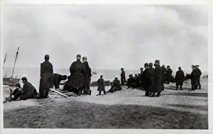 WW1 - French soldiers on the beach at De Panne