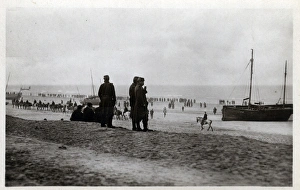 WW1 - French soldiers on the beach at De Panne WW1 - French soldiers on the beach at De Panne