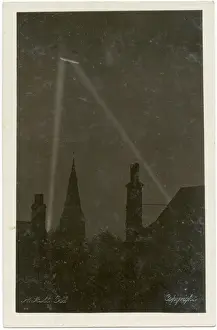 Beams Prints: WW1 - German Zeppelin picked by Searchlights over Woodford