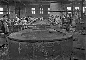 Shrapnel Prints: WW1 - Manufacture of artillery shell shrapnel