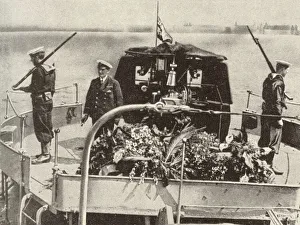 Images Dated 29th April 2019: WW1 - Return of the body of Heroine Nurse Edith Cavell