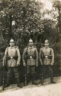 Pickelhaube Gallery: WW1 - Three Smart German Soldiers heading to the front