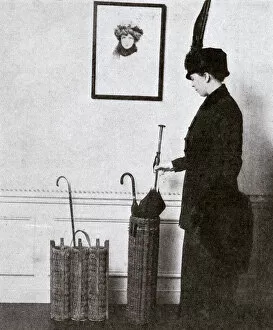 Wickerwork Gallery: WW1 wicker shell cases recycled as umbrella stands, 1915