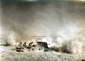 WW2 - 25 pdr gun in action
