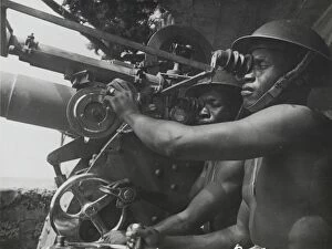 Knock Gallery: WW2 - Bofors gun crew from the King?s African Rifles