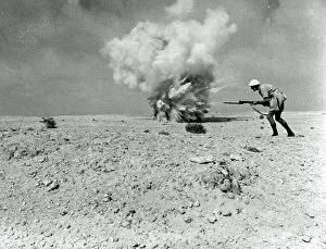Photograph Gallery: WW2 - British infantryman in desert fatigues