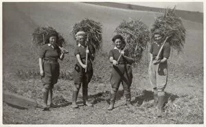 Forks Gallery: WW2 - British Land Girls at work
