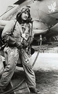 Aircrew Gallery: WW2 Fighter Air Ace Mike Kolendorski of 71 Eagle Squadron