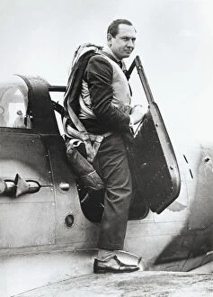 WW2 Fighter Air Ace Squadron Leader E.J Gracie Climbing ?