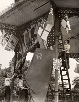 Relations Prints: WW2 - Hanging Flags - Anglo-Soviet Far in Battersea Park