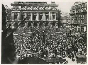 Images Dated 2nd March 2021: WW2 - In front of L Opera, decorated with the flags of the Allies