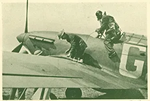 WW2 - Refuelling An Aircraft
