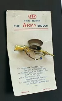 Images Dated 27th March 2011: WWI Army Brooch, on its original presentation card