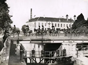 WWI: Belgian cavalry retreating through Ghent