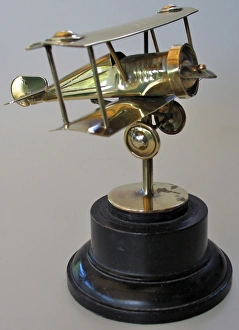 Images Dated 8th April 2011: WWI British biplane