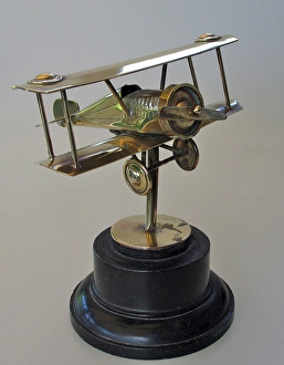 Images Dated 8th April 2011: WWI British biplane