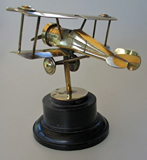 Images Dated 8th April 2011: WWI British biplane
