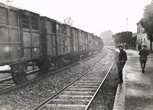WWI: British troop trains passing through Culchy, France