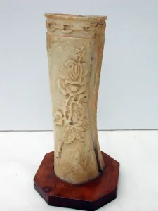 Images Dated 22nd July 2007: WWI carved bone