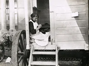 Ostend Prints: WWI: refugee living in beach hut, Ostend