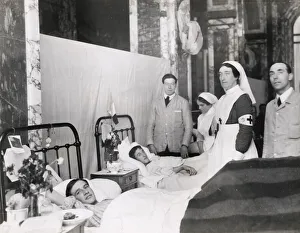 WWI: Women doctors Red Cross hospital, Paris