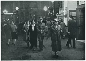 Images Dated 29th April 2019: WWII Night time in London, September 1939