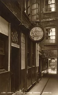 Sign Gallery: Ye Olde Cheshire Cheese Pub, Fleet Street, London