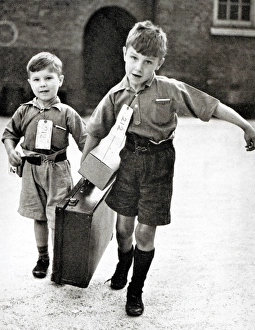 Images Dated 24th January 2008: Young Evacuees